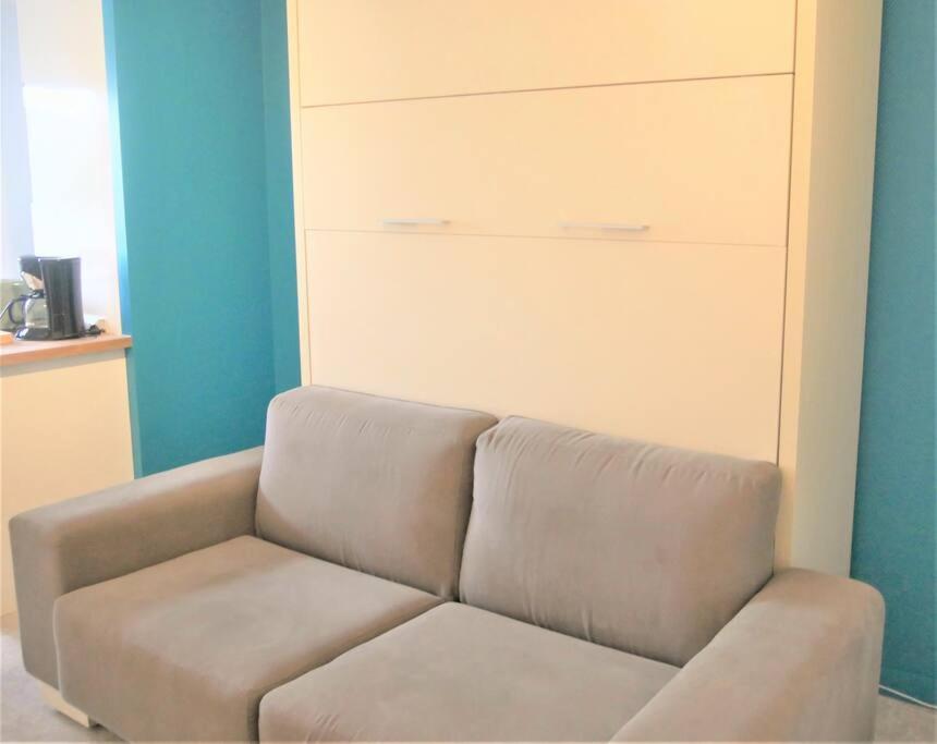 Agréable studio situé dans l'hyper centre d'Auray Extérieur photo